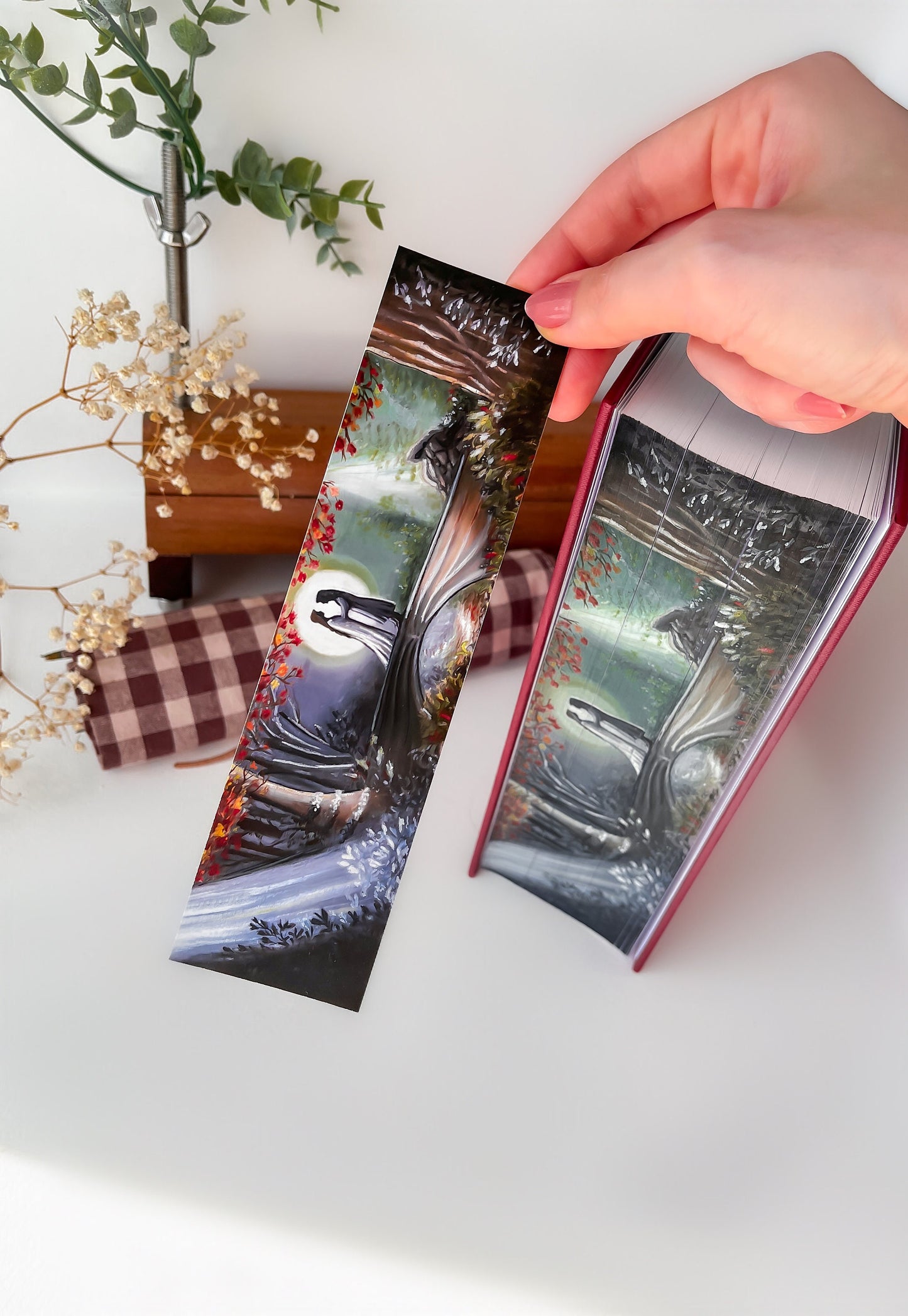 Lord of The Rings Bookmark - Aragorn and Arwen | Made from the original fore-edge painting